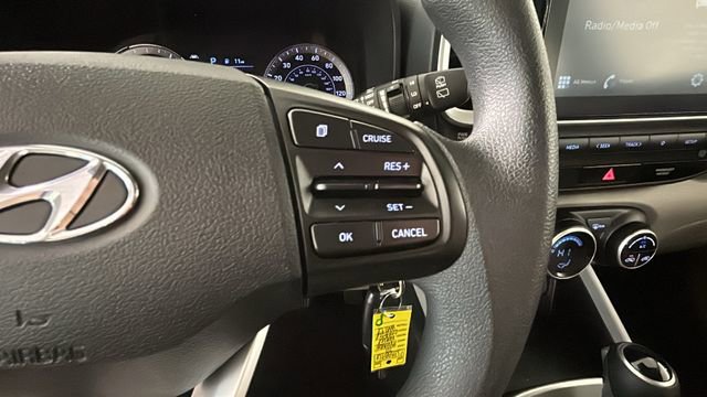 Used 2020 Hyundai Venue SEL FWD image 17