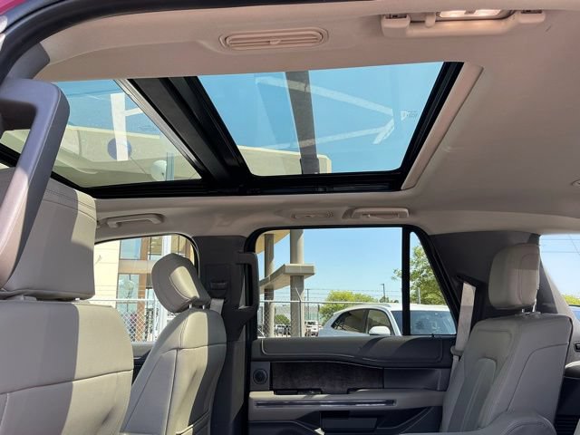 Used 2018 Ford Expedition Limited w/ Equipment Group 302A RWD image 25