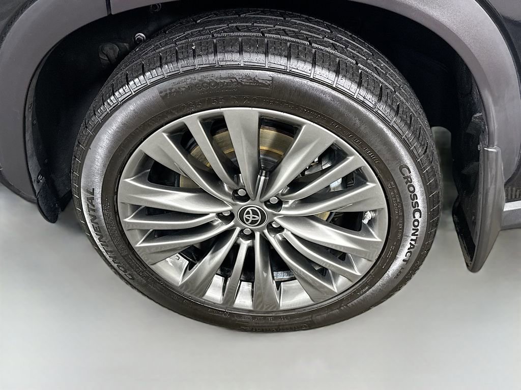 Certified 2021 Toyota Highlander Platinum image 38