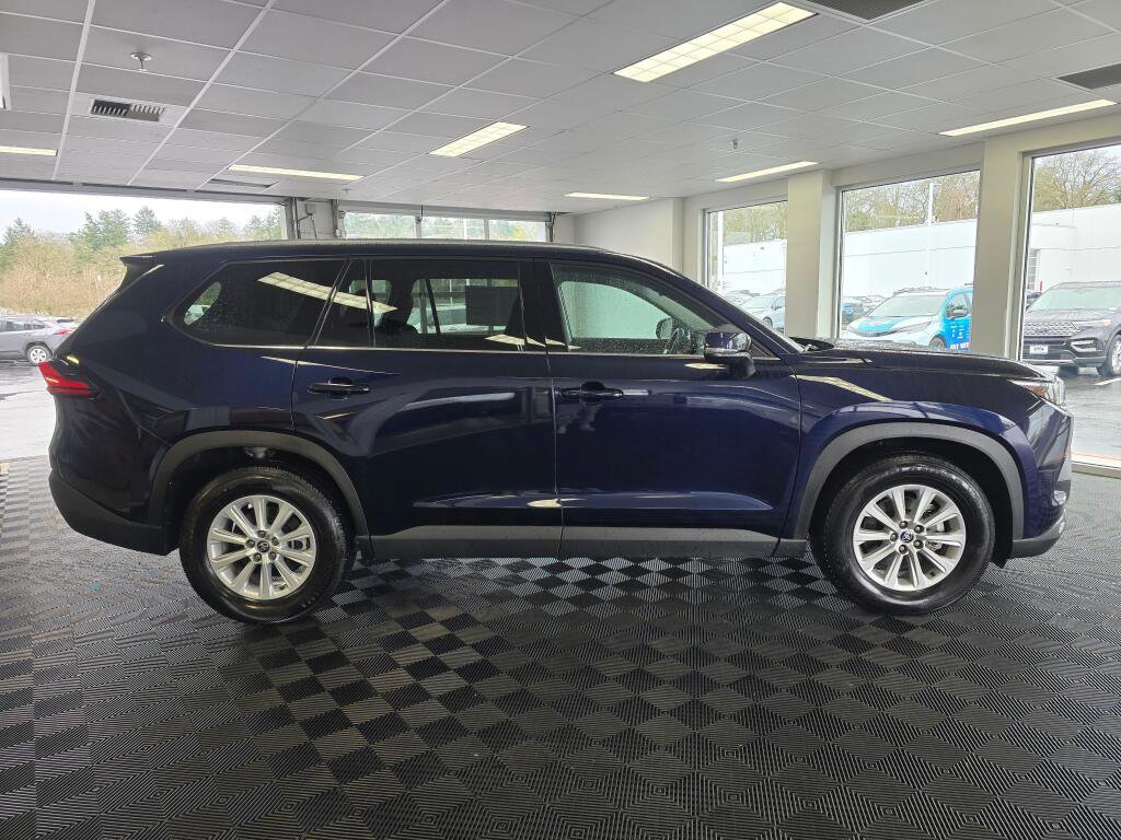 Certified 2024 Toyota Grand Highlander XLE image 2