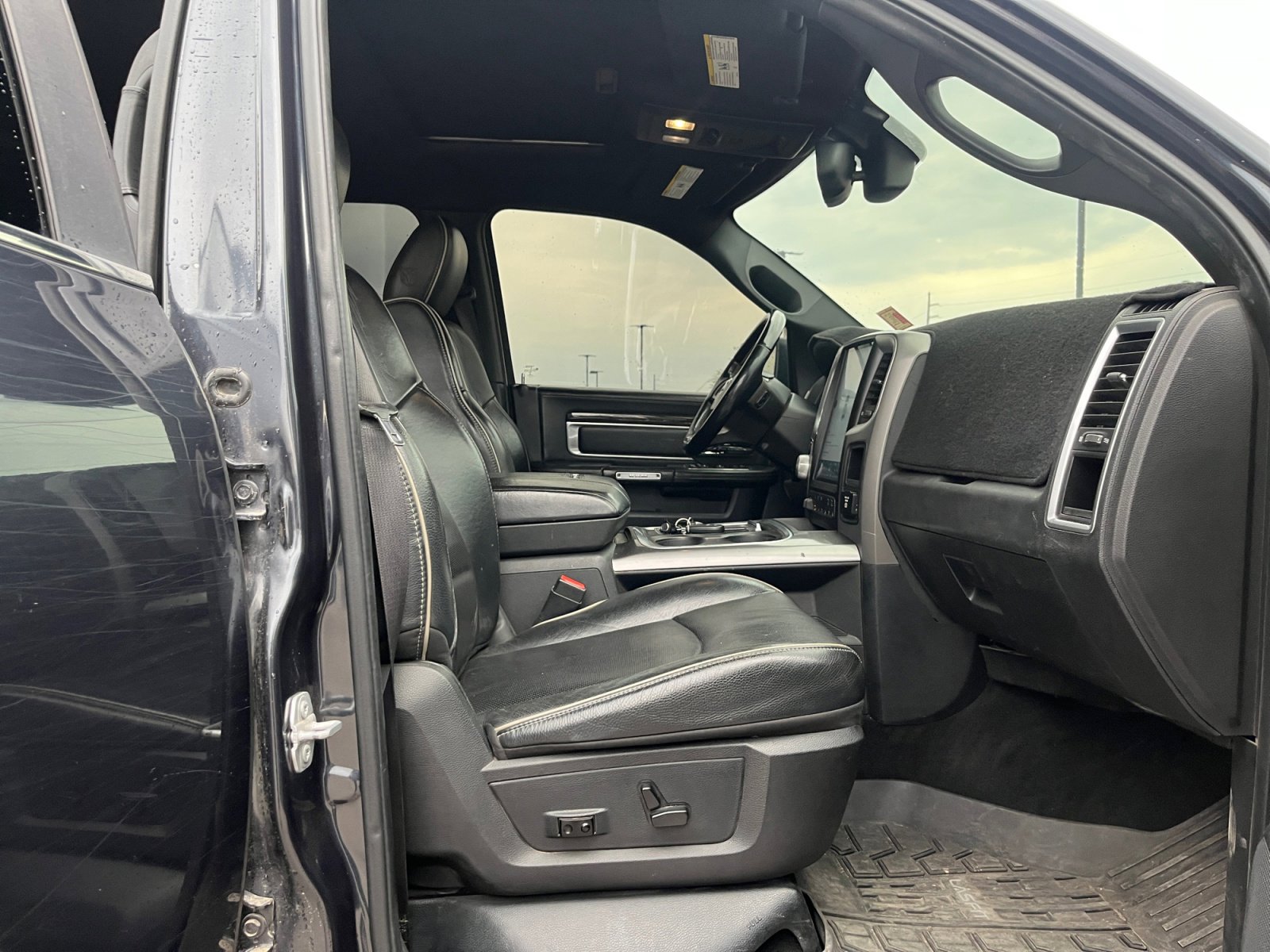 Used 2016 RAM 1500 Limited image 19