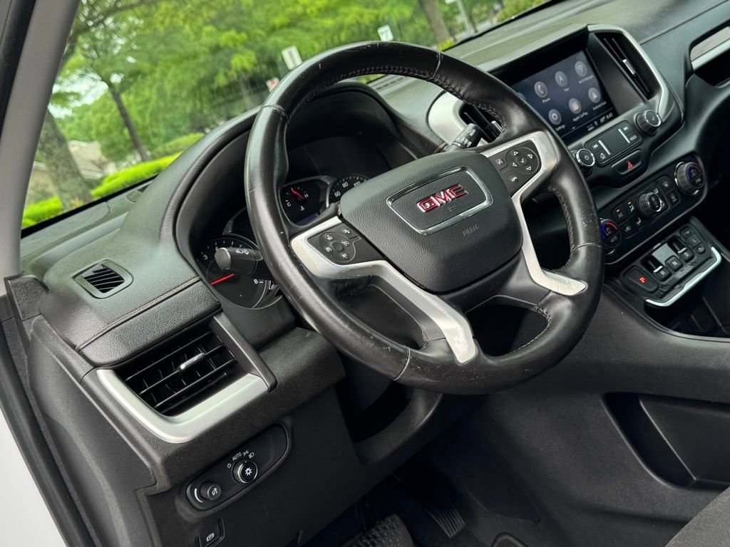 Used 2020 GMC Terrain SLE w/ Driver Convenience Package FWD image 4