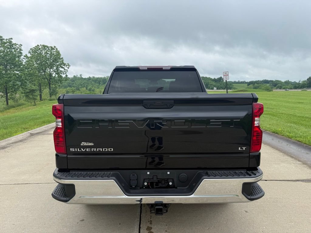 Used 2023 Chevrolet Silverado 1500 LT AWD/4WD image 4