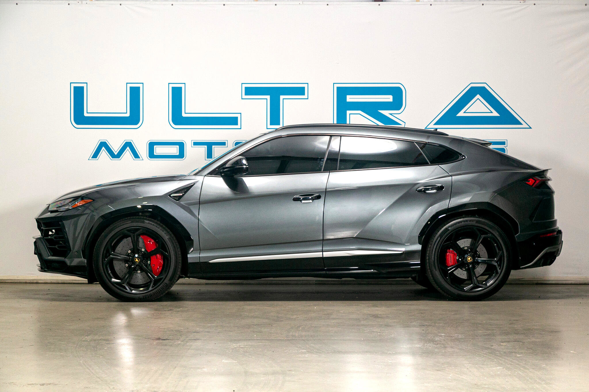 Used 2019 Lamborghini Urus image 3