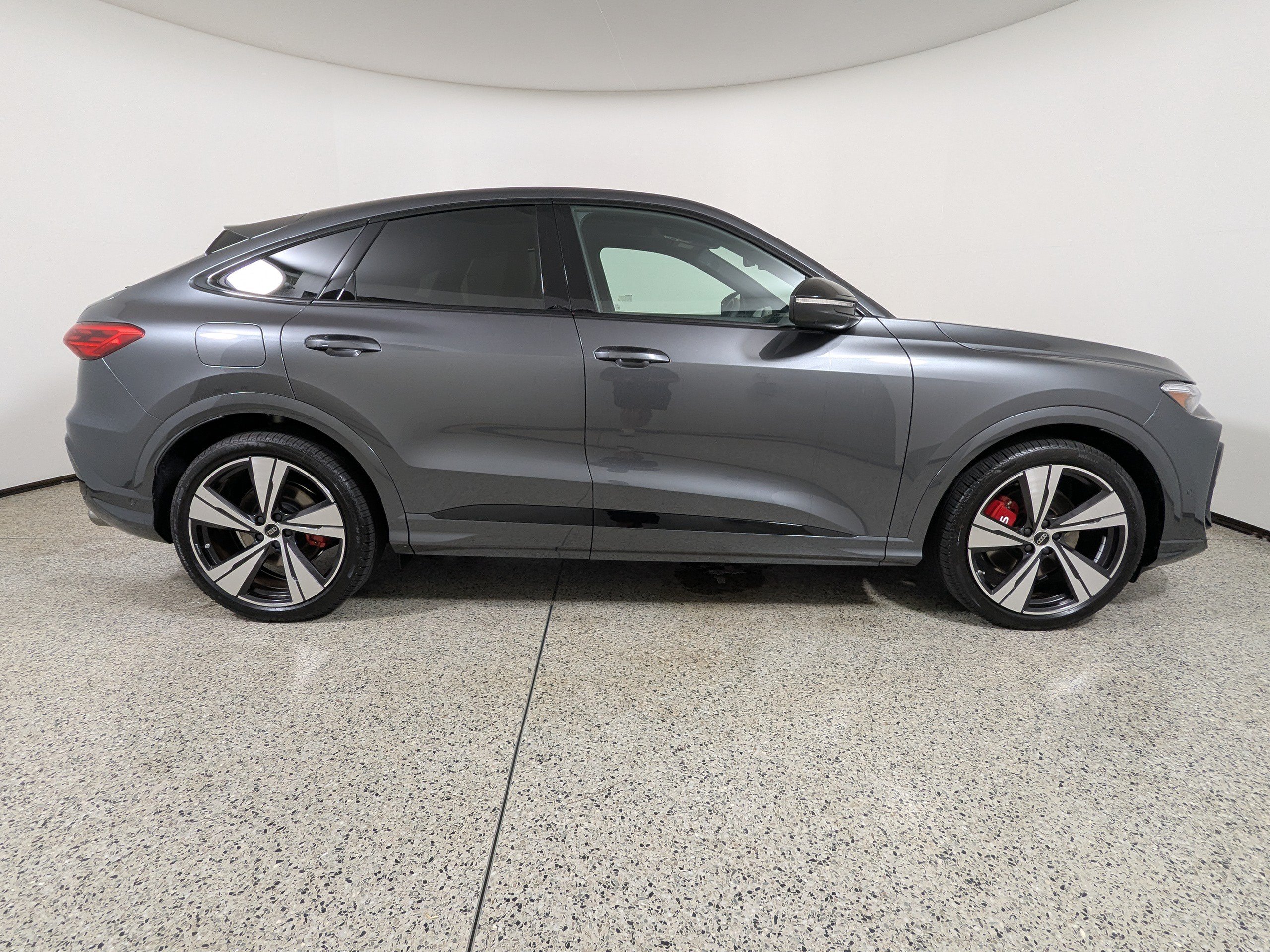 New 2026 Audi SQ5 Premium Plus AWD/4WD image 8