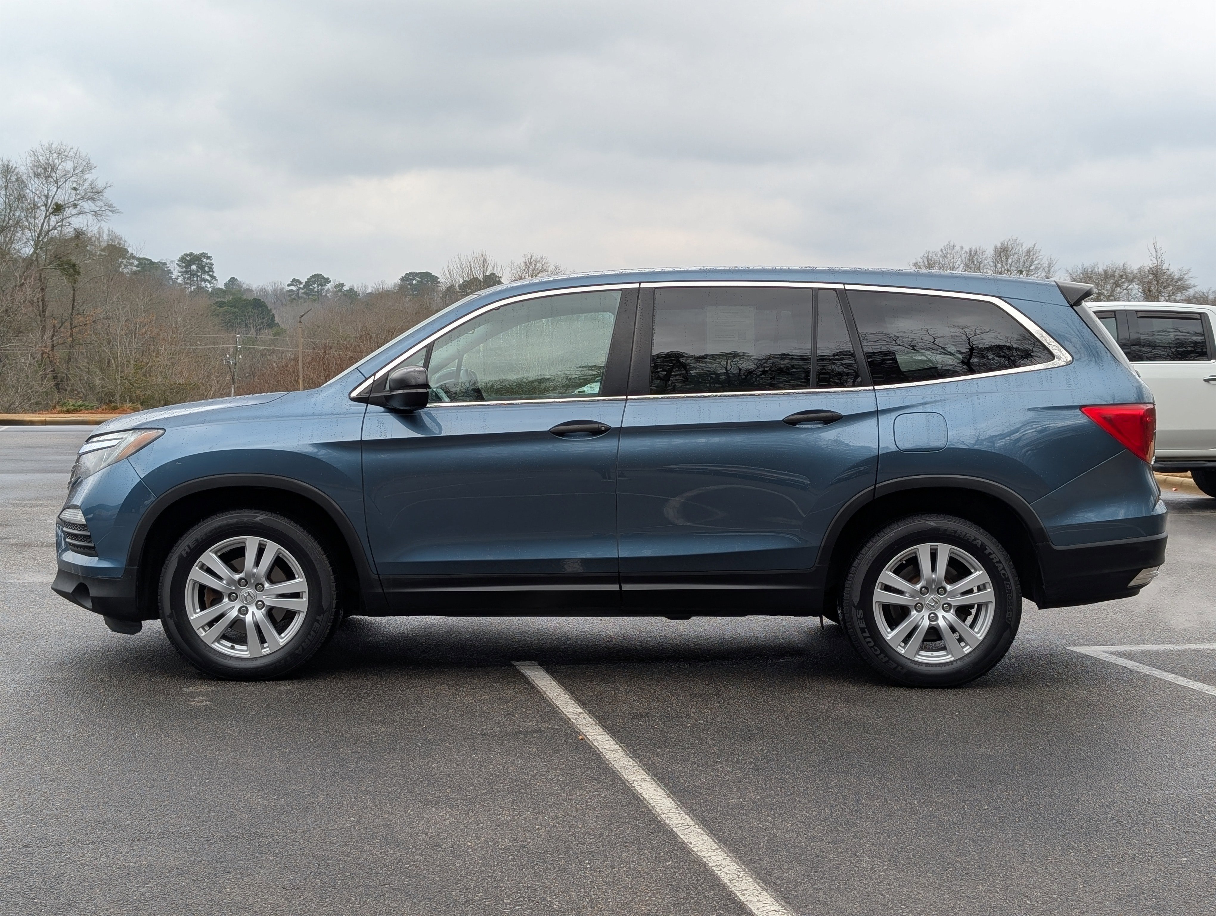Used 2016 Honda Pilot LX image 6
