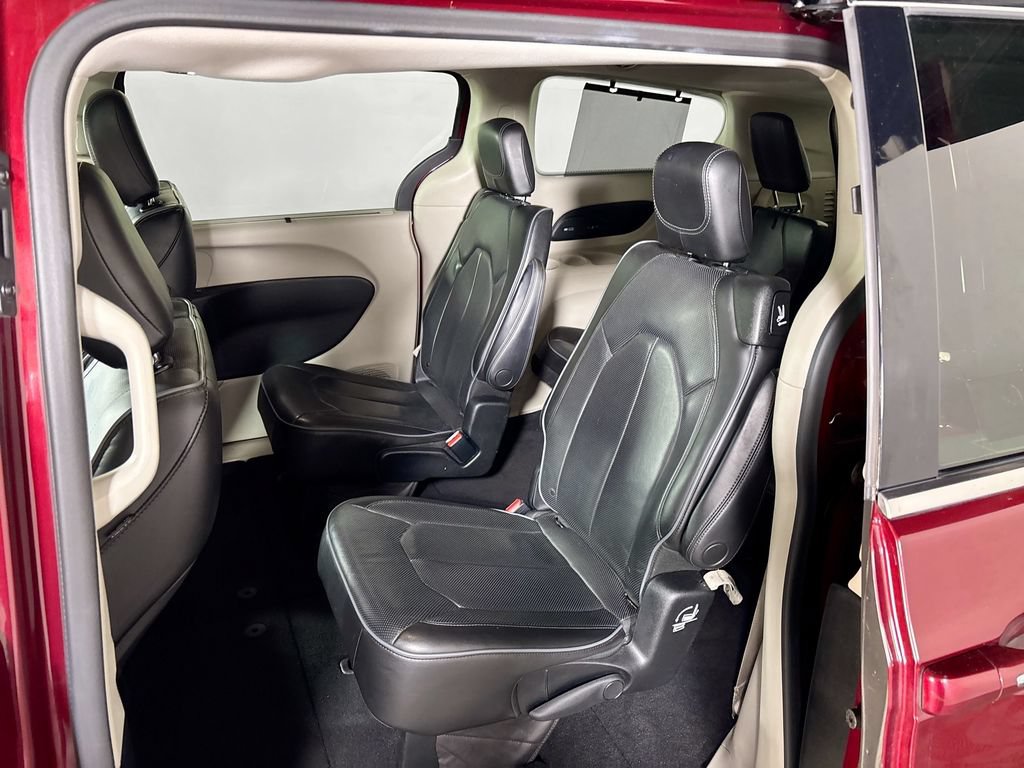 Used 2018 Chrysler Pacifica Limited FWD image 20