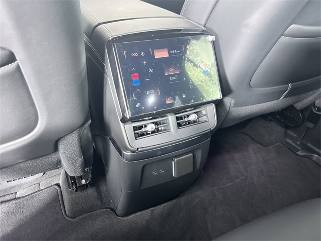Used 2026 Cadillac Vistiq Luxury image 22