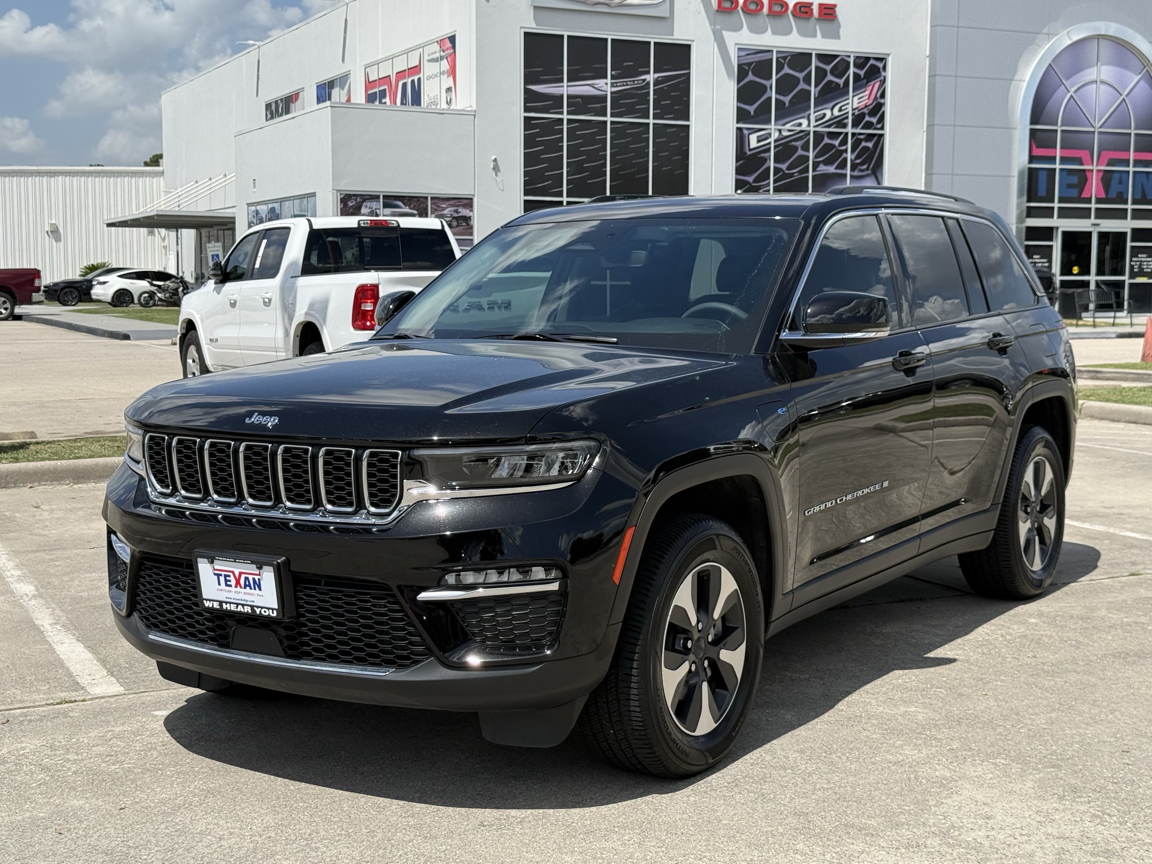 Used 2022 Jeep Grand Cherokee Limited 4xe AWD/4WD image 9