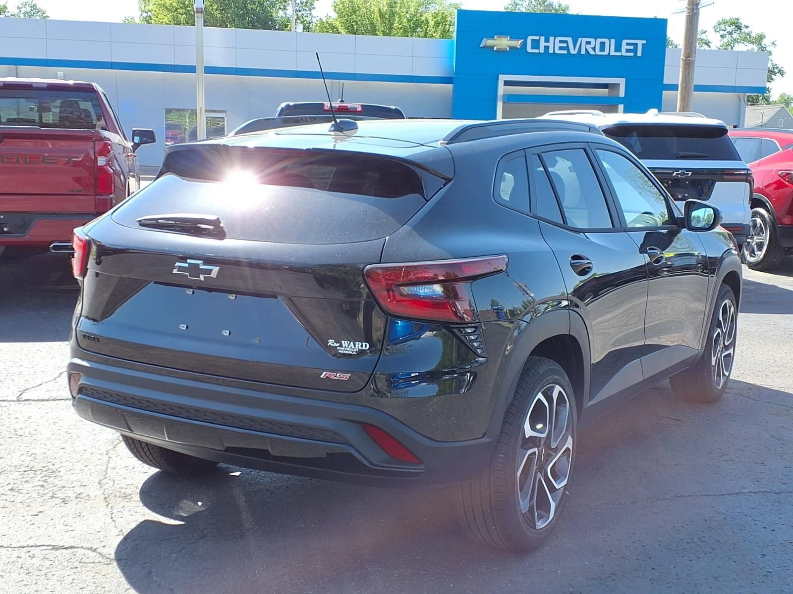 New 2026 Chevrolet Trax RS w/ Sunroof Package FWD image 4