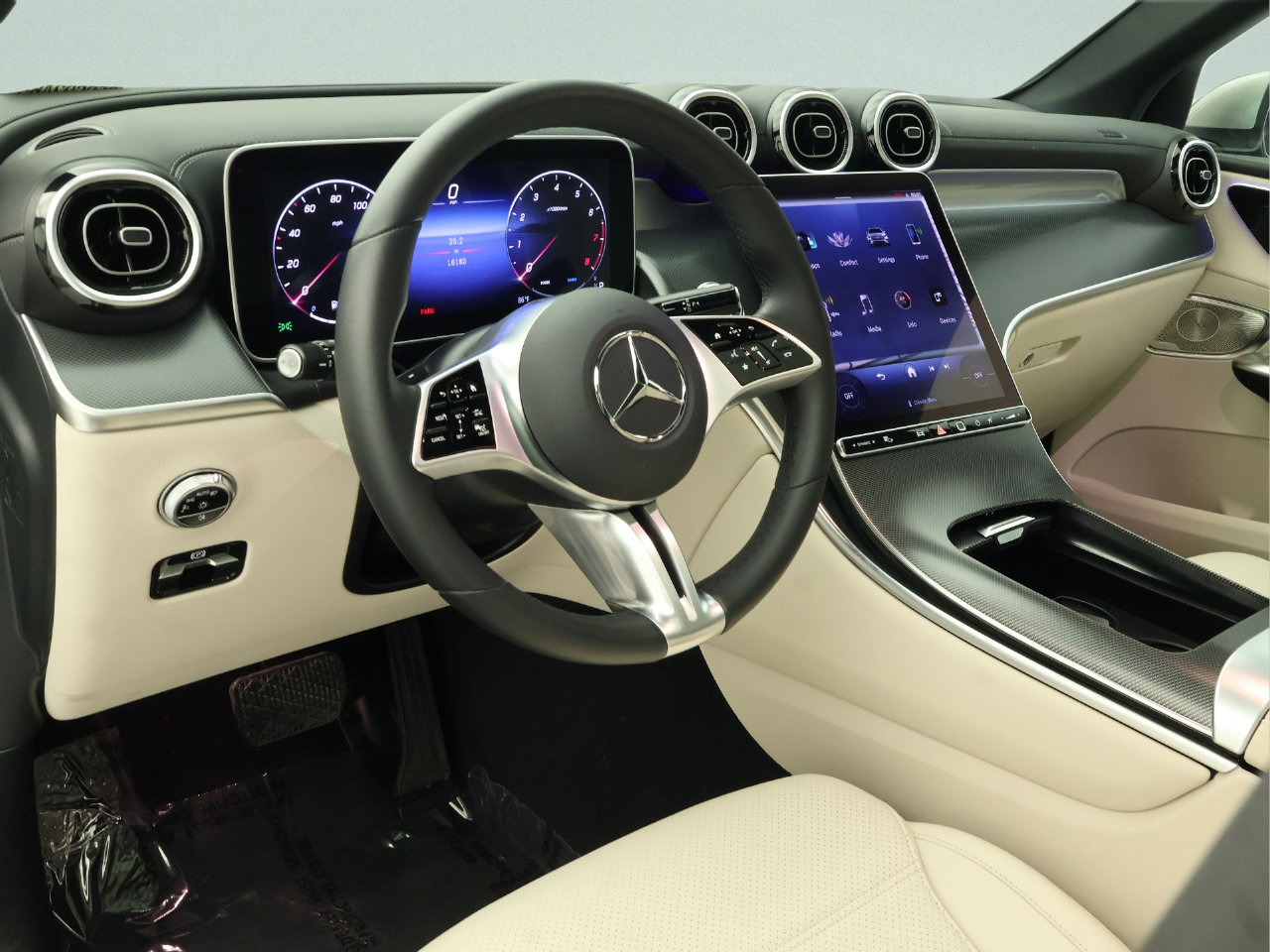 Certified 2024 Mercedes-Benz GLC 300 image 14