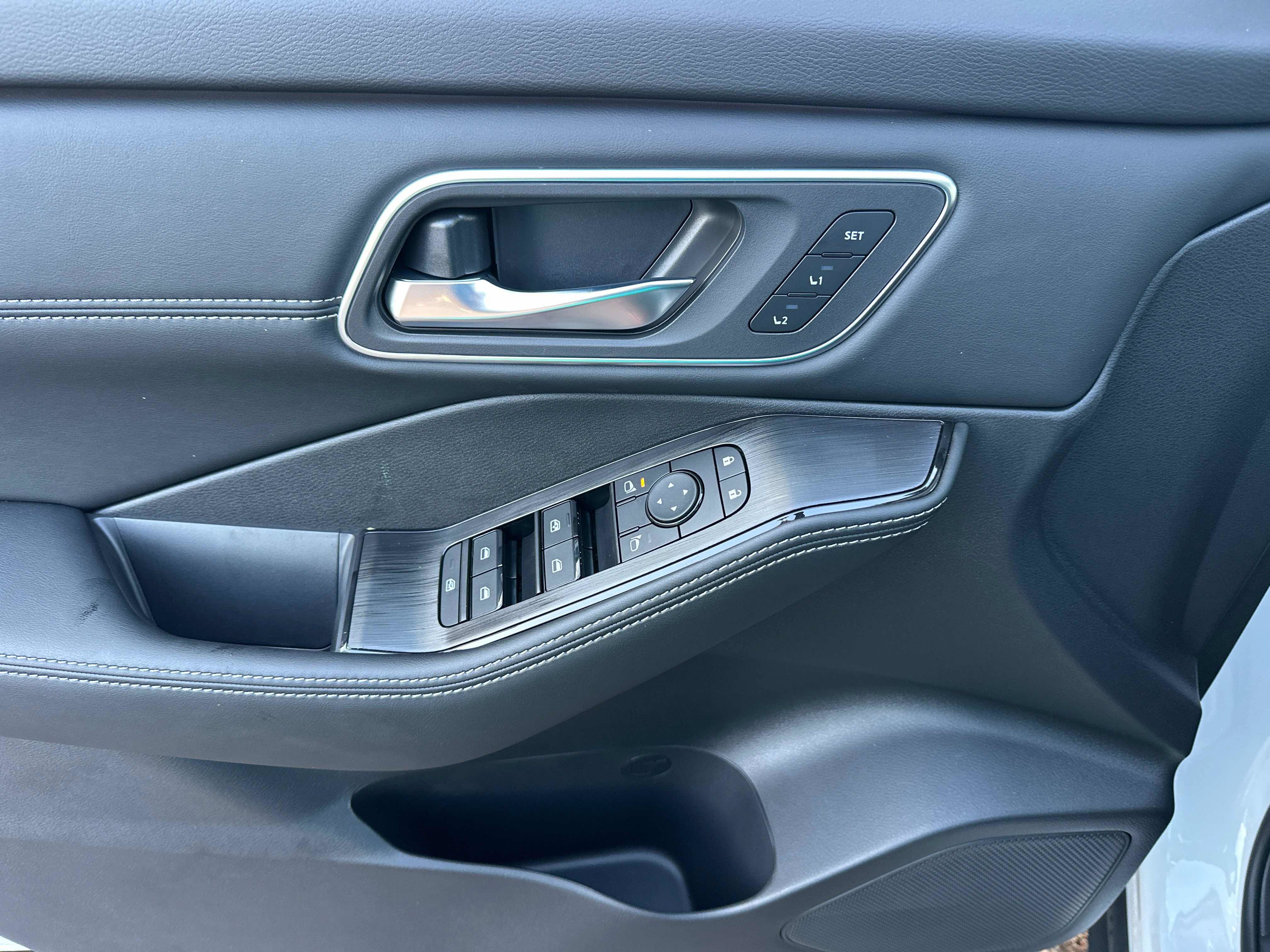 New 2026 Nissan Rogue Platinum AWD/4WD image 18