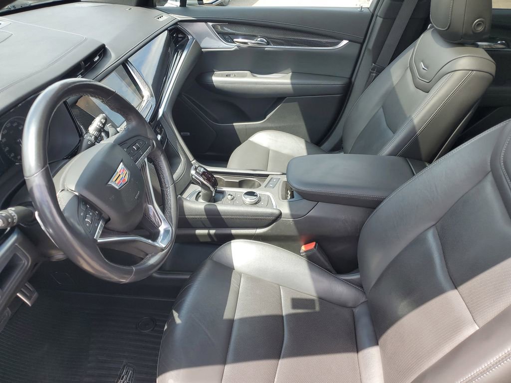 Used 2024 Cadillac XT6 Sport w/ LPO, Floor Liner Package AWD/4WD image 5