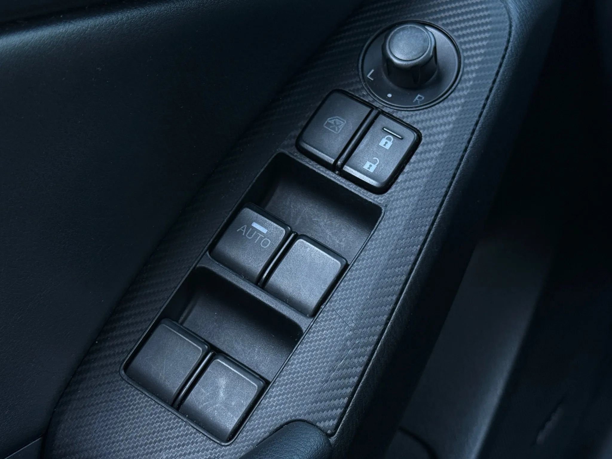 Used 2015 MAZDA MAZDA3 i Grand Touring image 23