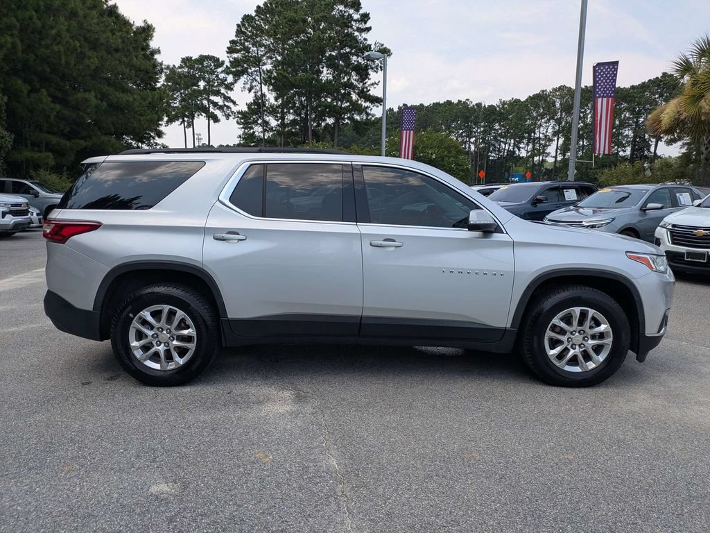 Used 2021 Chevrolet Traverse LT FWD image 3