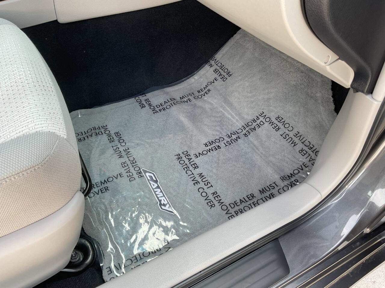 Used 2012 Toyota Camry LE FWD image 40