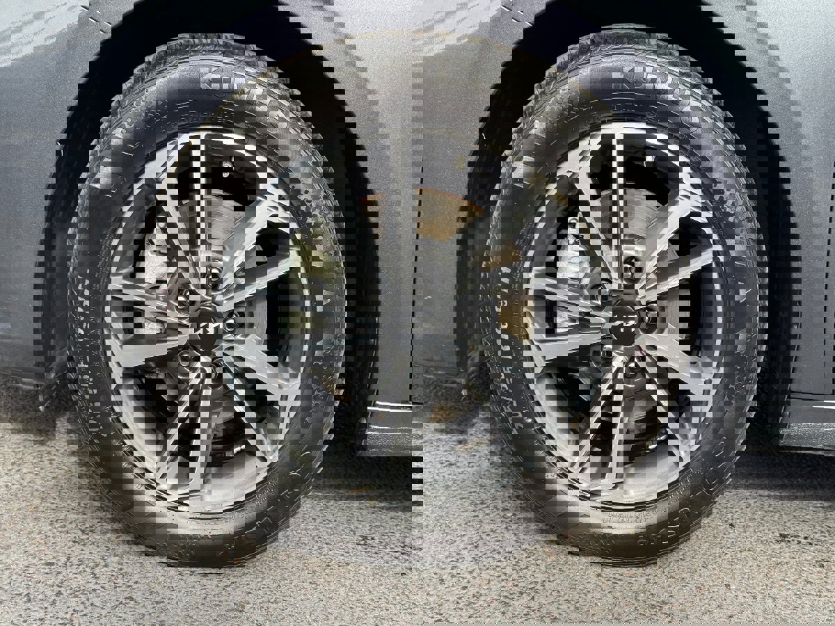 Used 2024 Kia Forte LXS image 7