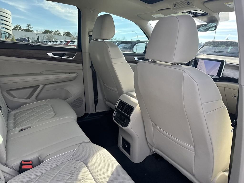 New 2025 Volkswagen Atlas SEL Premium R-Line image 18