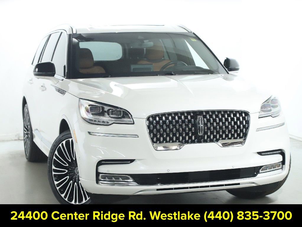 Certified 2023 Lincoln Aviator Black Label w/ Class IV Trailer Tow Package AWD/4WD image 2