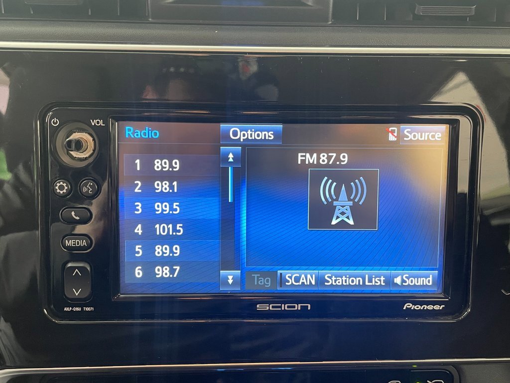 Used 2016 Scion iM Base image 19