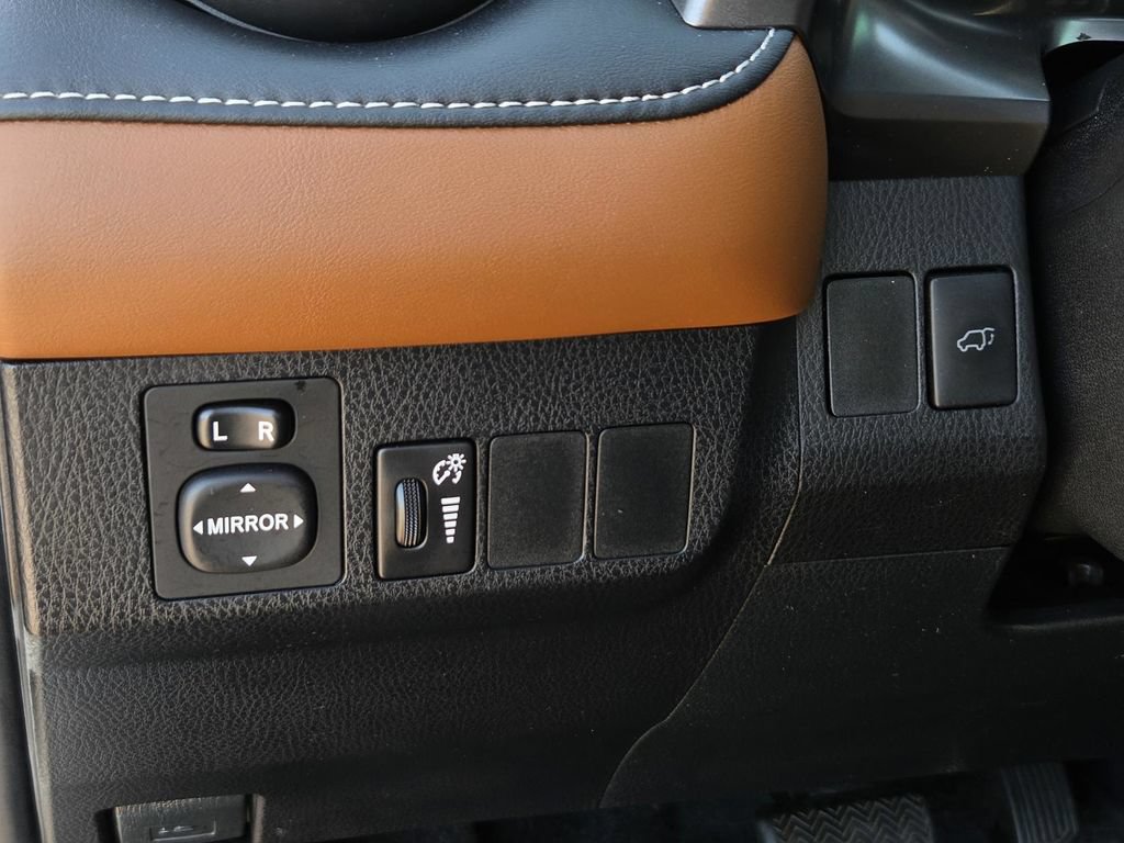 Used 2016 Toyota RAV4 SE FWD image 22