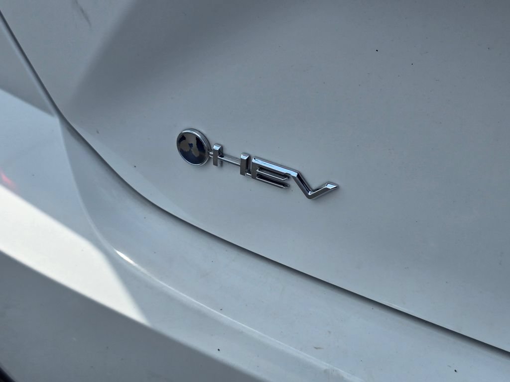 Used 2025 Toyota Camry SE FWD image 12