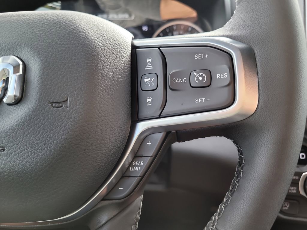New 2026 RAM 1500 4x4 Crew Cab image 29