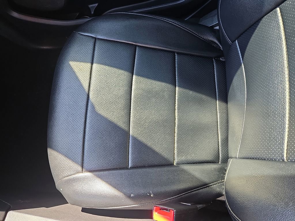 Used 2019 Ford Explorer XLT image 25