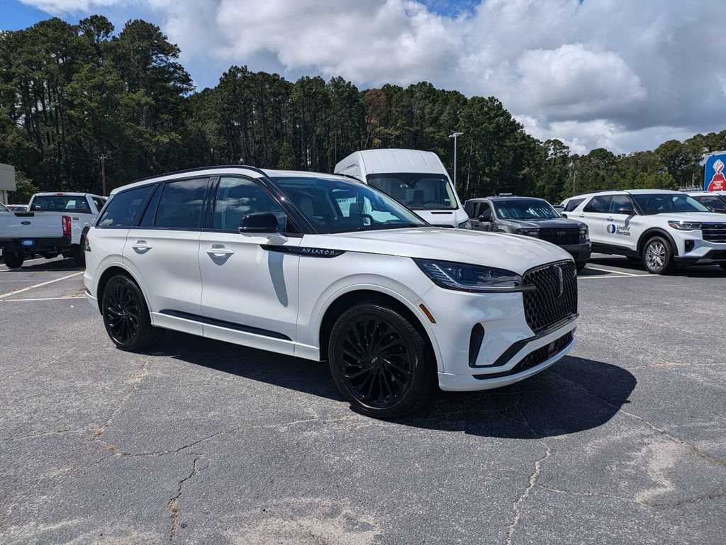 Certified 2026 Lincoln Aviator Reserve w/ Luxury Package RWD image 2