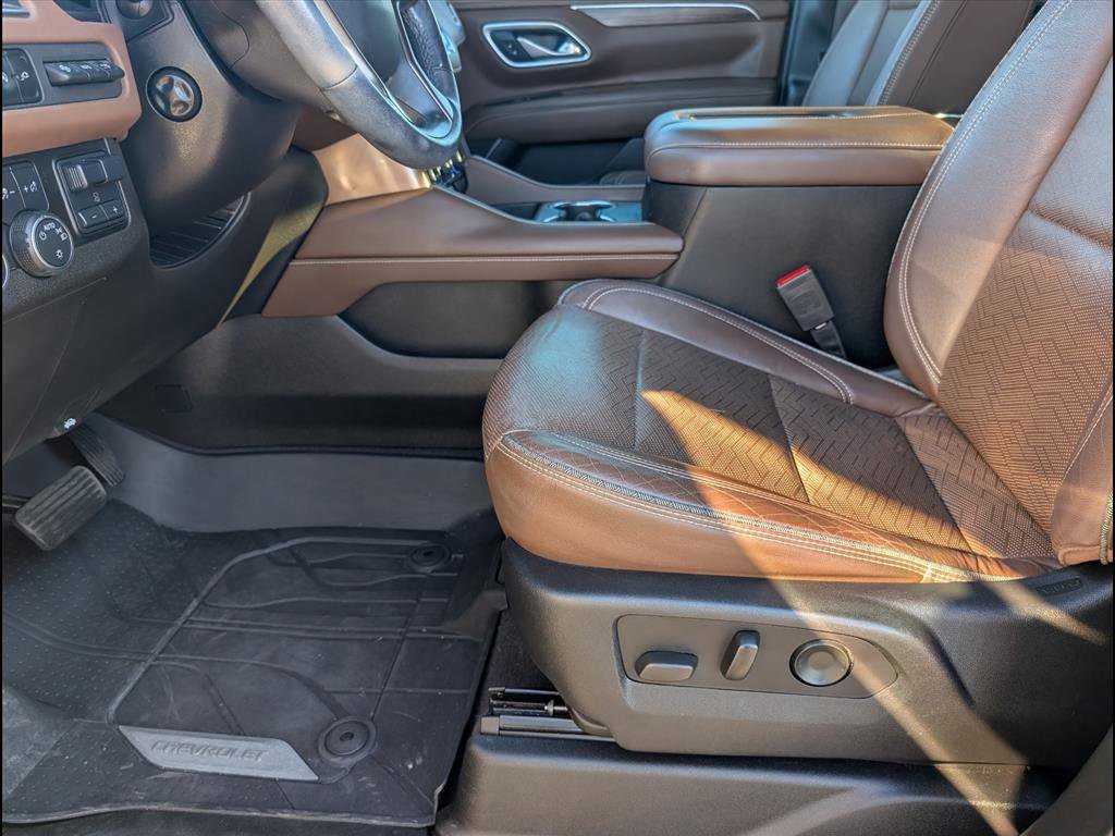 Used 2021 Chevrolet Tahoe High Country w/ Premium Package image 11