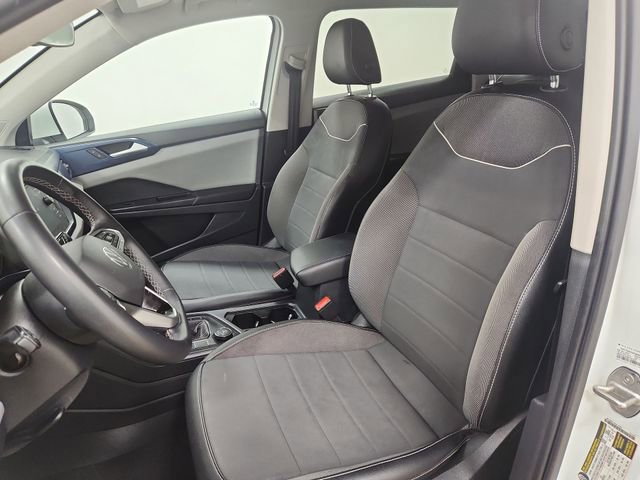 Used 2023 Volkswagen Taos SE image 14
