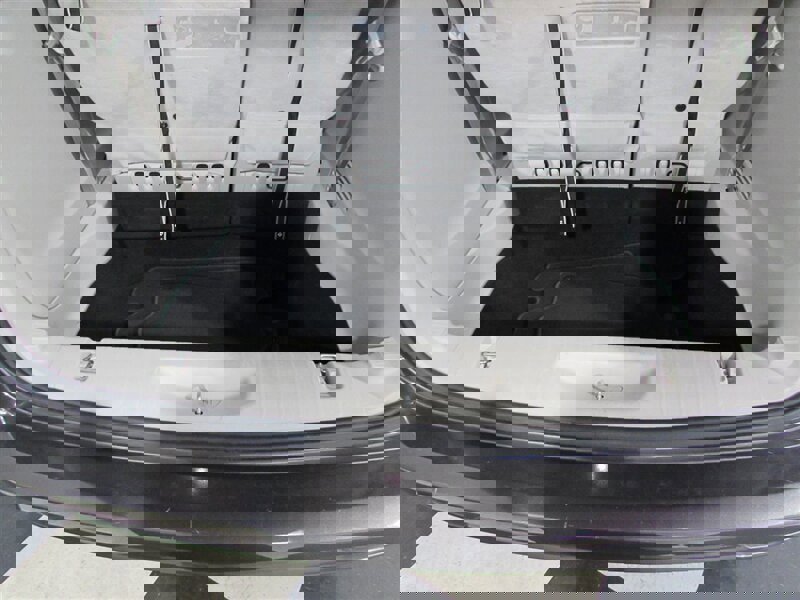 Used 2021 Chrysler Voyager Lxi image 39