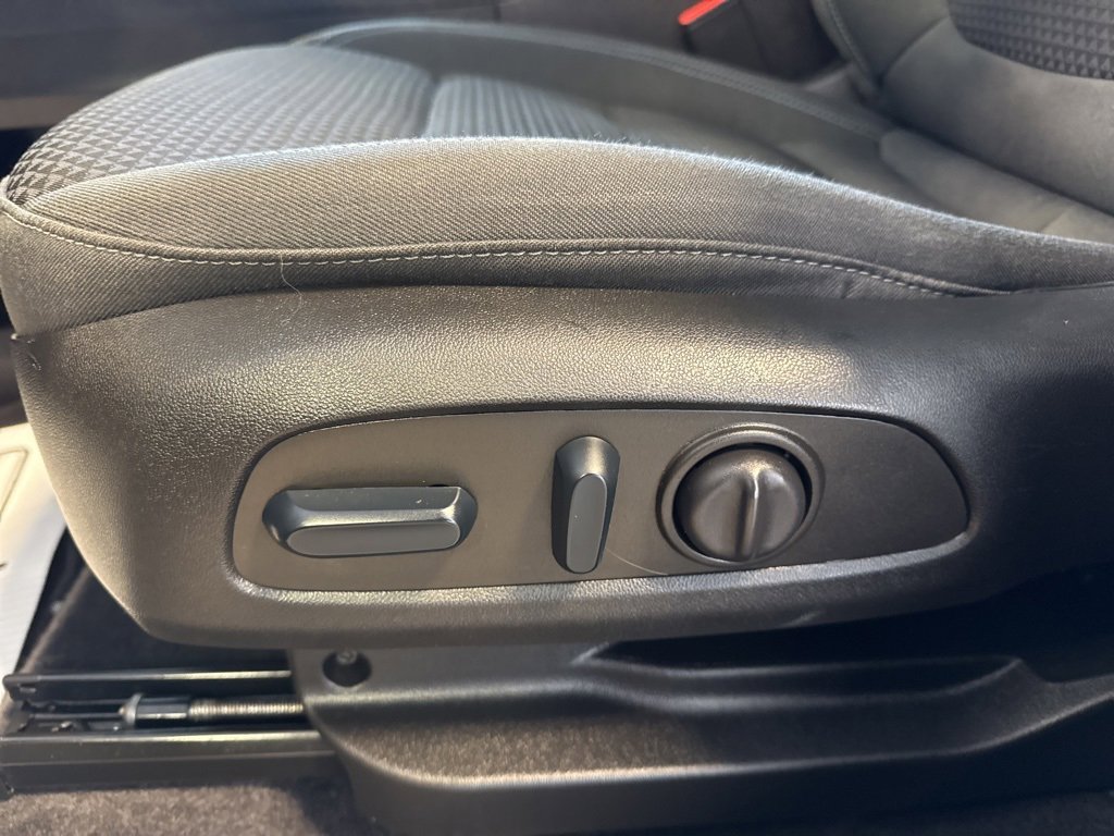 Used 2023 Chevrolet Bolt EUV LT w/ Comfort Package image 23