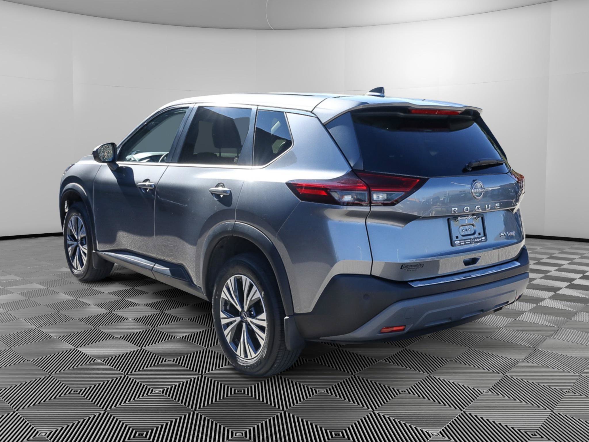 Used 2023 Nissan Rogue SV AWD/4WD image 5