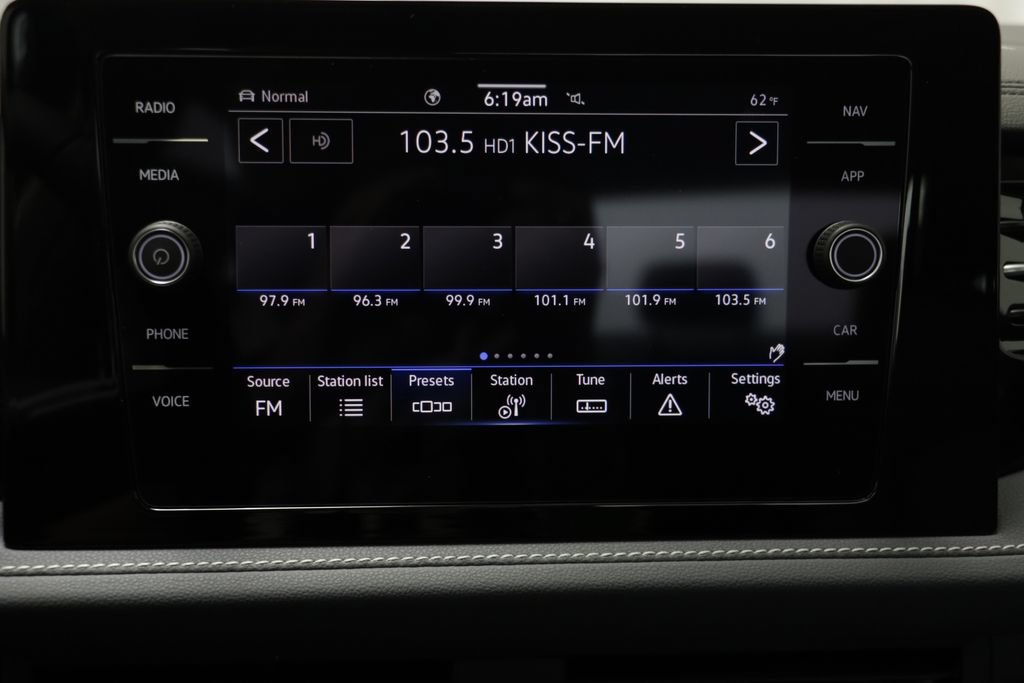 New 2026 Volkswagen Jetta SEL FWD image 9