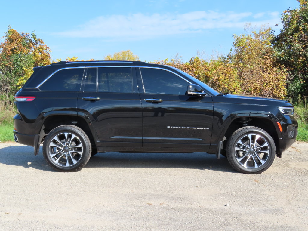Certified 2023 Jeep Grand Cherokee Overland w/ Adv Protech Group III AWD/4WD image 2