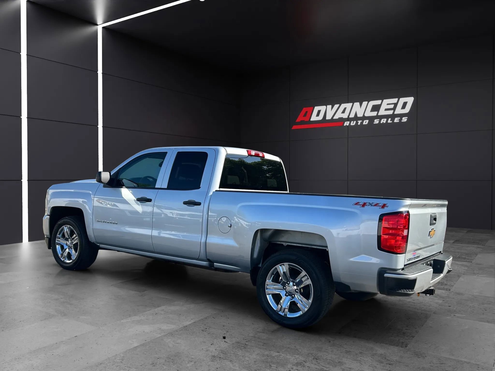 Used 2017 Chevrolet Silverado 1500 Custom w/ Custom Convenience Package image 5