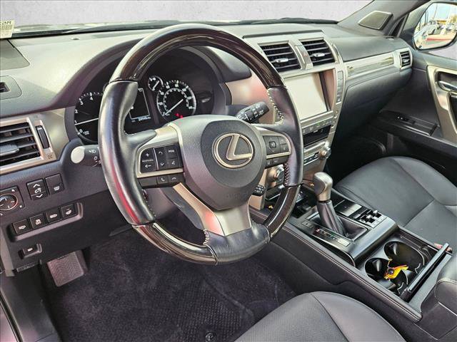 Used 2021 Lexus GX 460 Premium w/ Accessory Package AWD/4WD image 10
