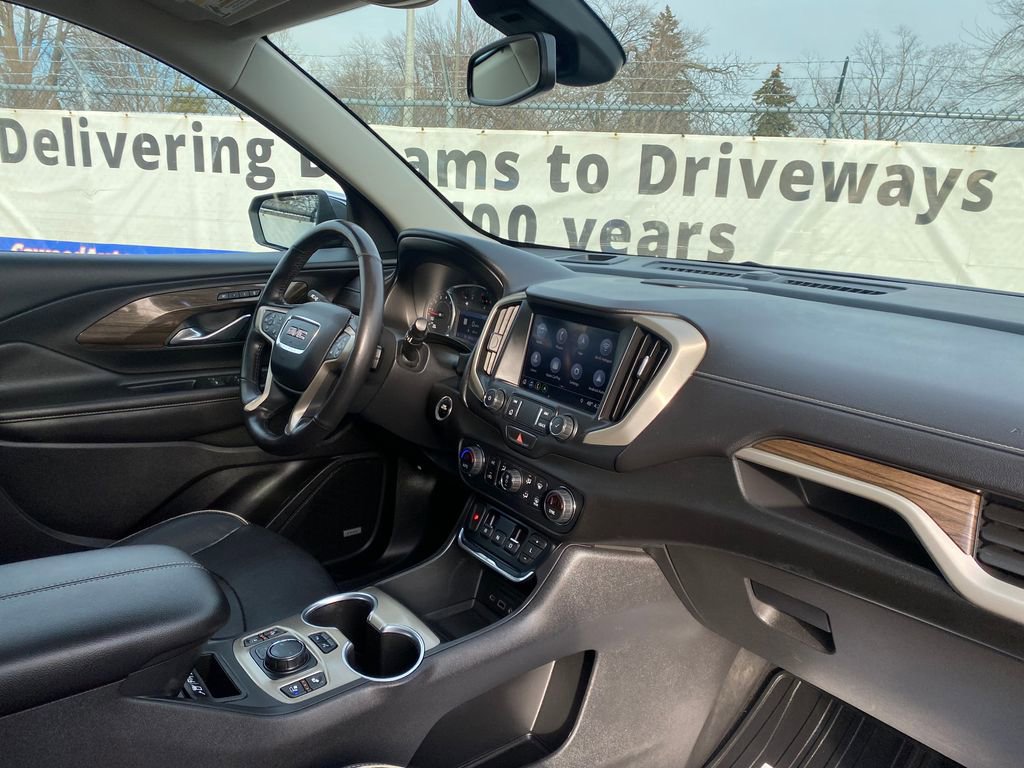 Used 2019 GMC Terrain Denali w/ Advanced Safety Package image 19
