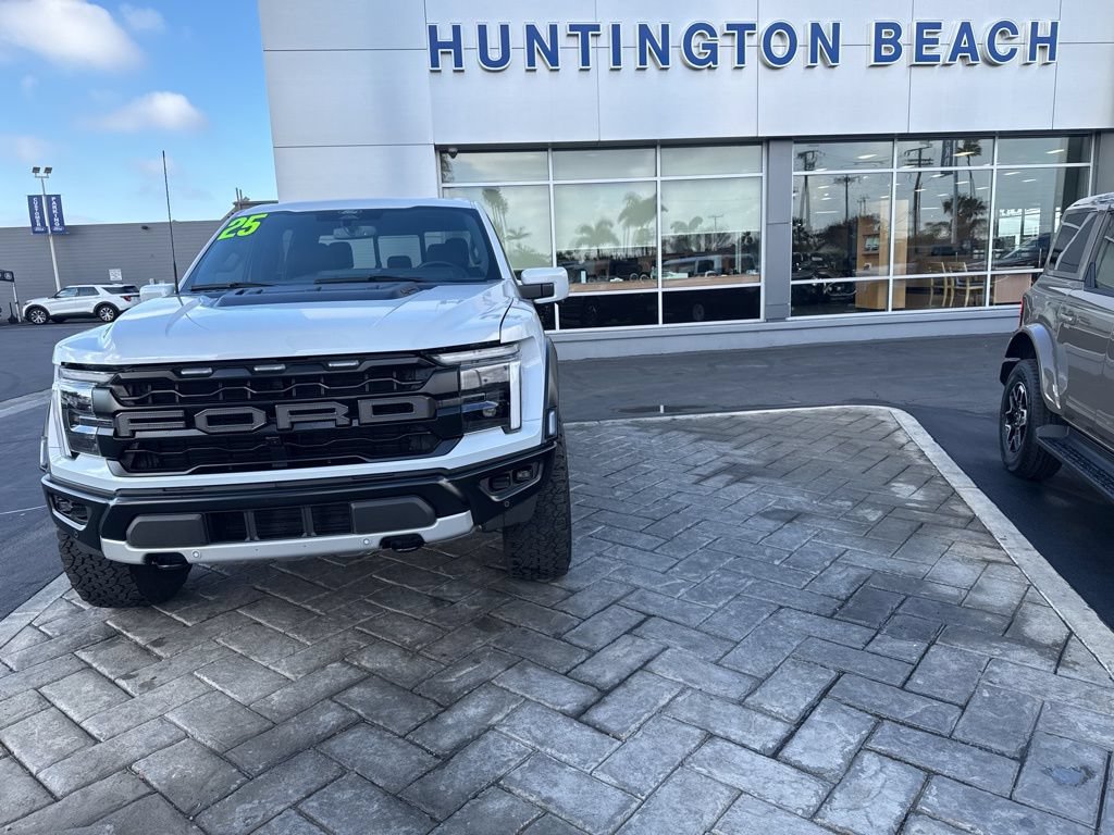 Used 2025 Ford F150 Raptor AWD/4WD image 30