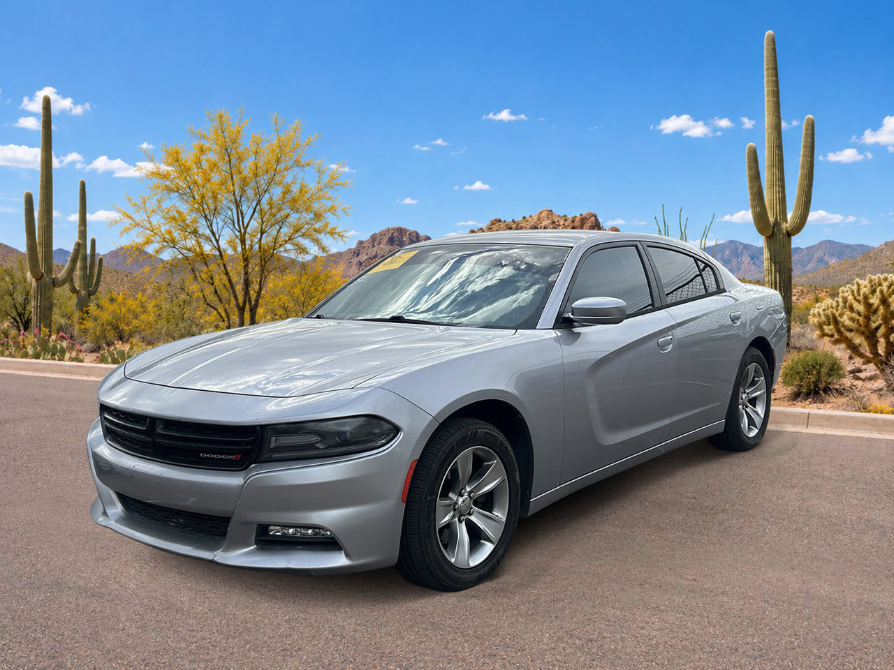 Used 2017 Dodge Charger SXT RWD image 1