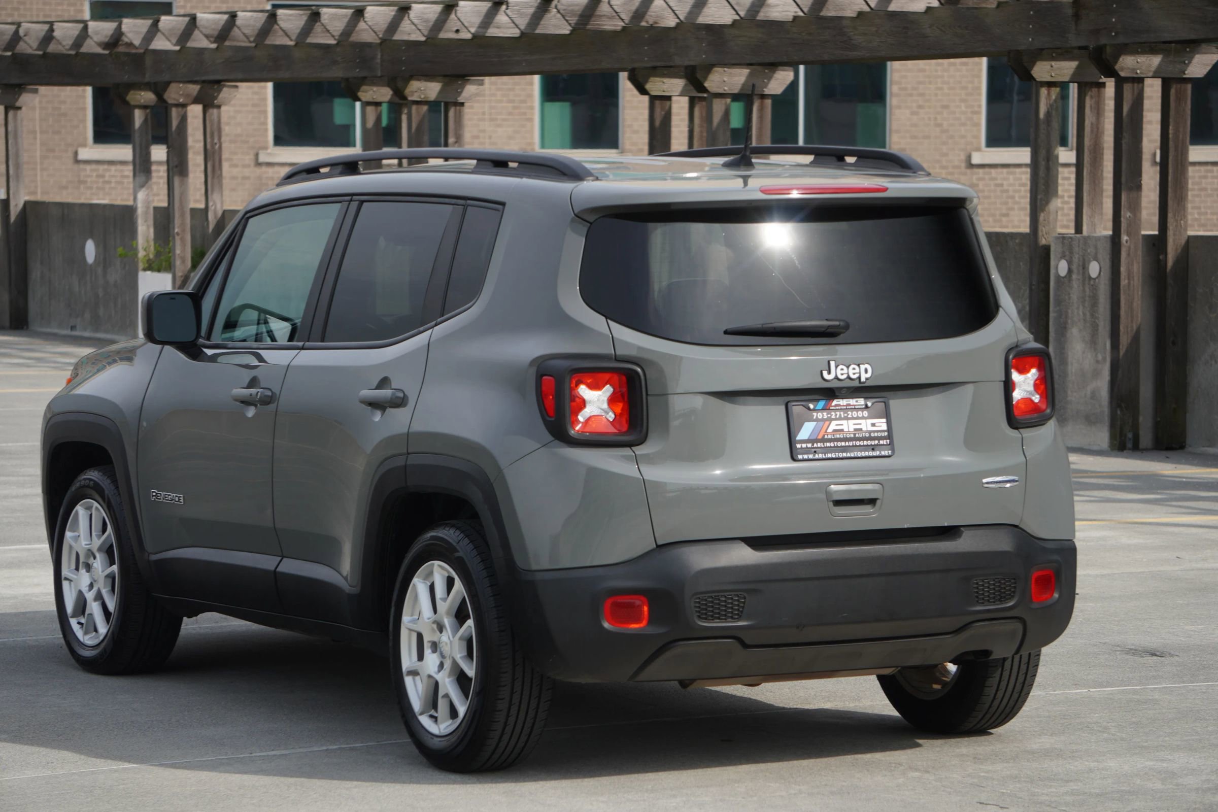 Used 2019 Jeep Renegade Latitude image 9