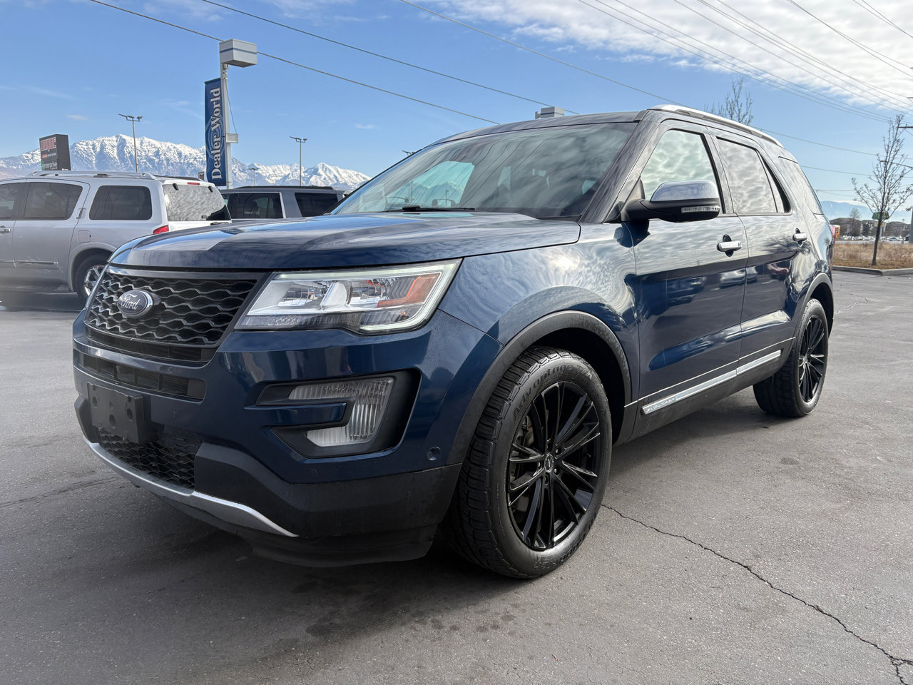 Used 2017 Ford Explorer Platinum image 30