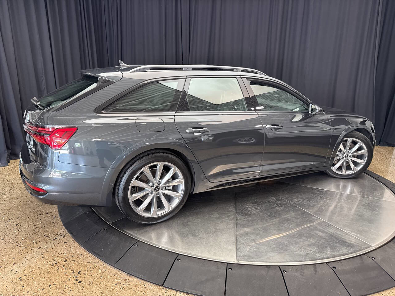 Used 2024 Audi A6 Premium Plus w/ Executive Package image 9