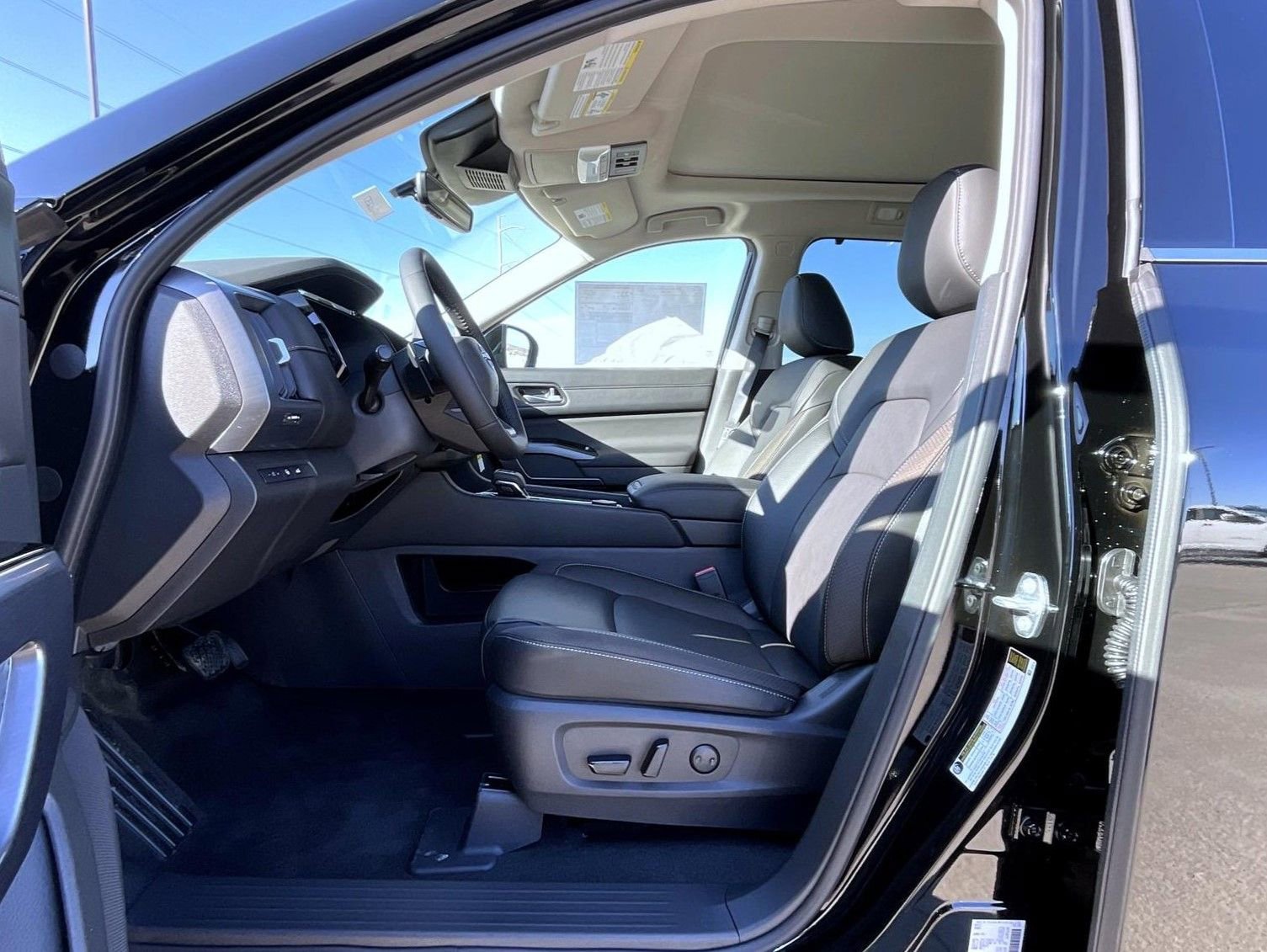 New 2026 Nissan Pathfinder SL w/ SL Premium Package image 10