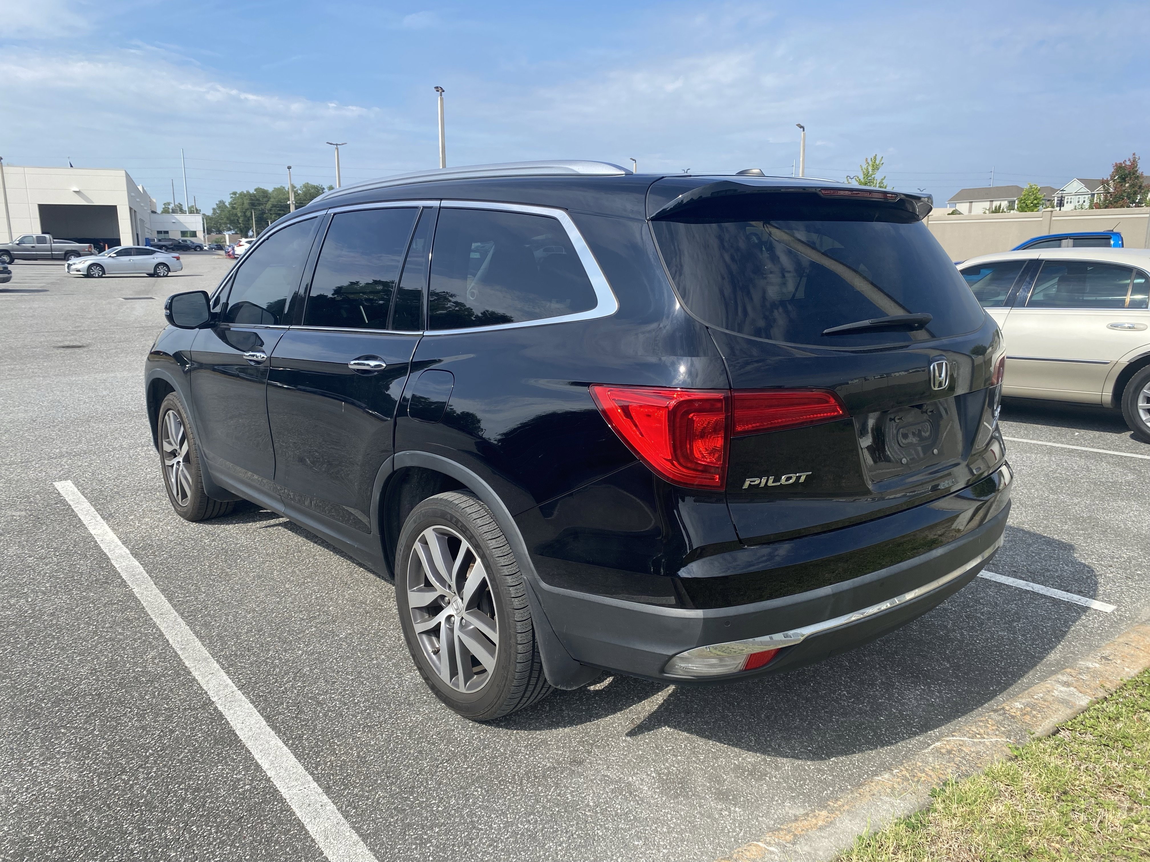 Used 2017 Honda Pilot Elite image 20