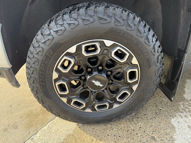 Used 2022 Chevrolet Silverado 2500 High Country w/ Safety Package II image 9