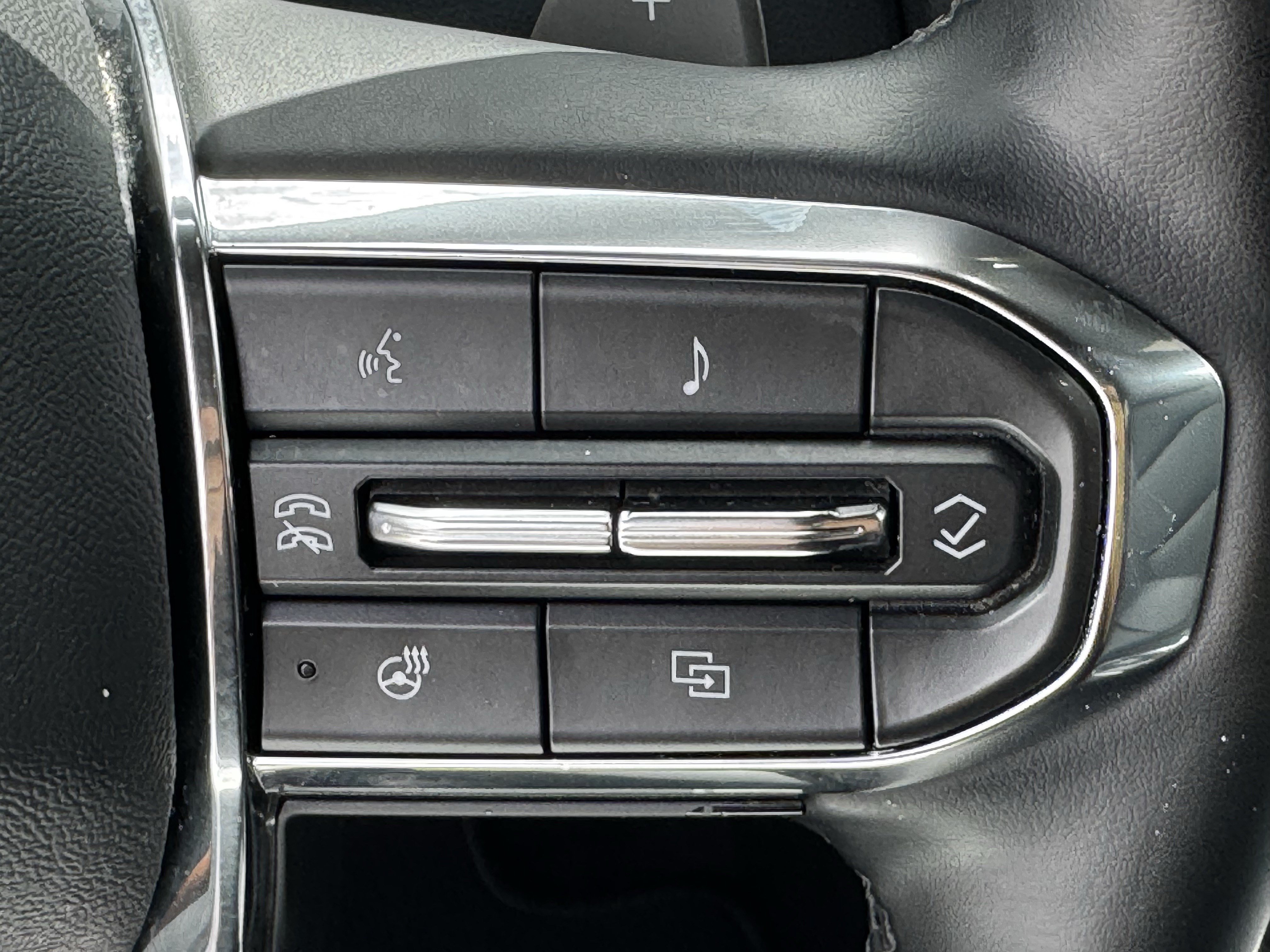 Used 2024 GMC Acadia Elevation FWD image 23