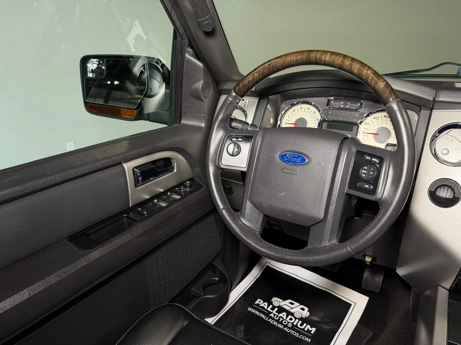 Used 2014 Ford Expedition EL Limited w/ Equipment Group 301A RWD image 27