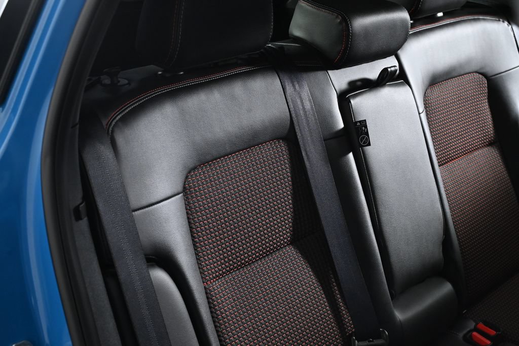 Certified 2025 Nissan Kicks SR AWD/4WD image 30